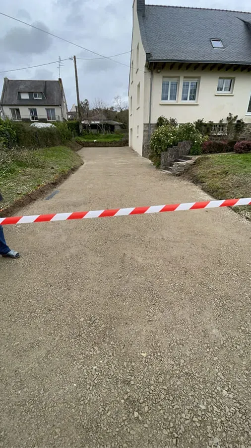 Rubalise en travers d'une route_1309